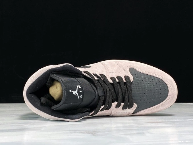 HYPE Mid Jordan (W) Iridescent Powder 1 Air BQ6472-602 Dirty 0819